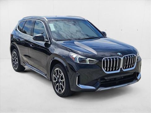 Used 2025 BMW X1 xDrive28i w/ Technology Package image 3