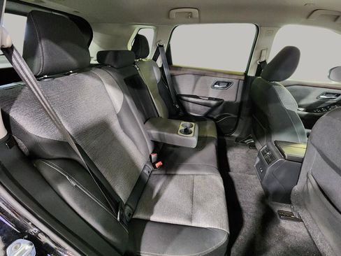 Used 2022 Nissan Rogue SV AWD/4WD image 29