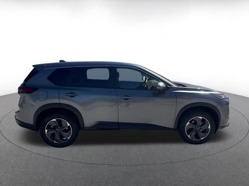 Used 2025 Nissan Rogue SV image 16