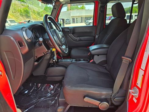 Used 2013 Jeep Wrangler Unlimited Sport AWD/4WD image 4