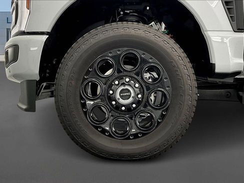 New 2026 Ford F250 Lariat w/ Black Appearance Package AWD/4WD image 13