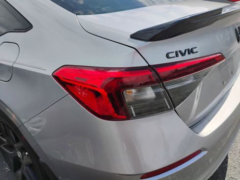Used 2023 Honda Civic Sport image 11