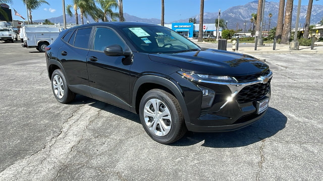 New 2026 Chevrolet Trax LS w/ Driver Confidence Package FWD image 31