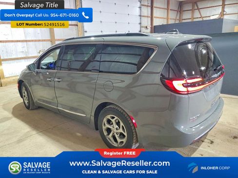 Used 2022 Chrysler Pacifica Limited FWD image 3