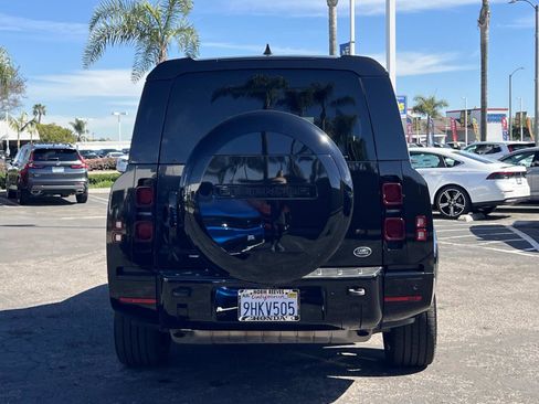 Used 2023 Land Rover Defender 130 X-Dynamic SE image 4