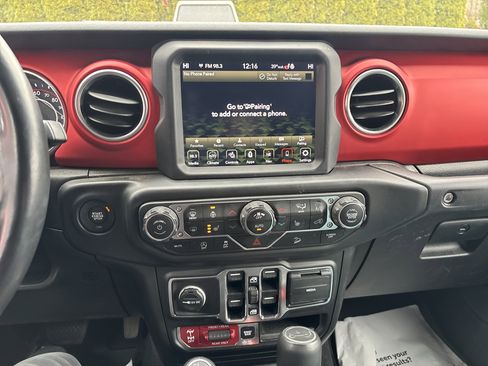 Used 2019 Jeep Wrangler Unlimited Rubicon image 16