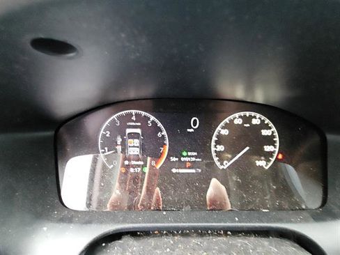 Used 2024 Honda HR-V LX image 4