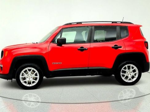 Used 2022 Jeep Renegade Latitude AWD/4WD image 8