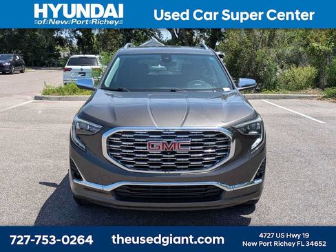 Used 2020 GMC Terrain Denali w/ Denali Premium Package FWD image 8