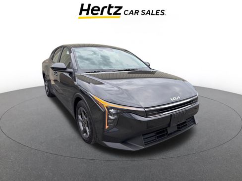 Used 2025 Kia K4 LXS FWD image 1