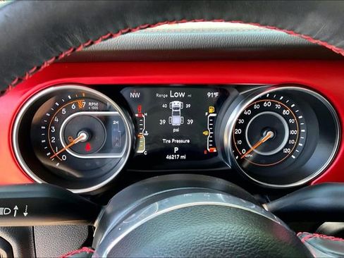 Used 2023 Jeep Gladiator Rubicon w/ Cold Weather Group AWD/4WD image 19