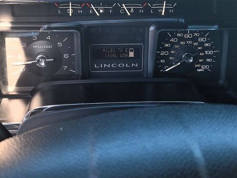 Used 2014 Lincoln Navigator L 2WD image 19
