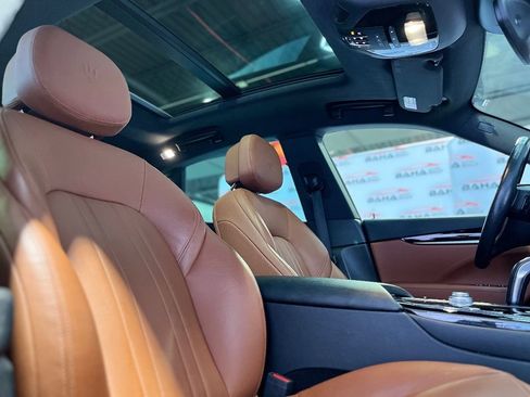 Used 2021 Maserati Levante image 26