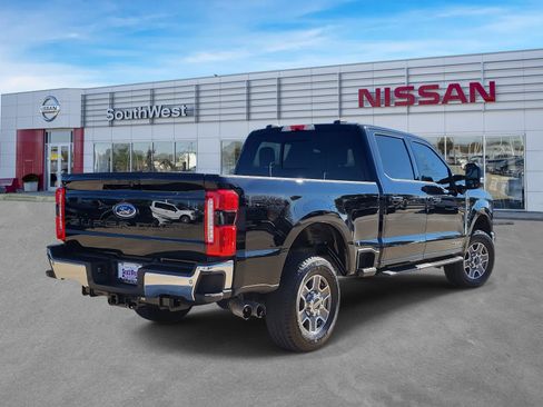 Used 2024 Ford F250 Lariat w/ FX4 Off-Road Package image 7