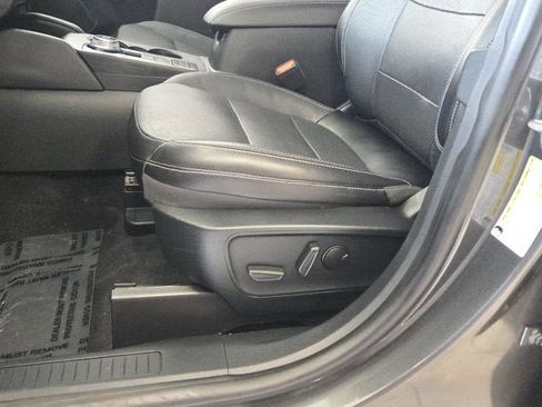 Used 2020 Ford Escape Titanium FWD image 20