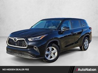 Used 2025 Toyota Highlander LE FWD video 1