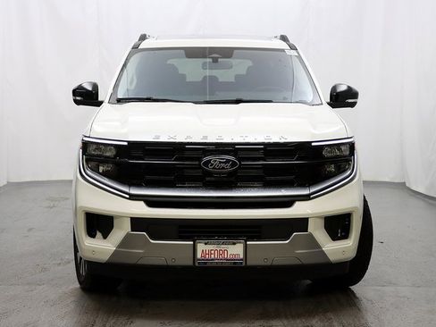 New 2025 Ford Expedition Max Platinum w/ Driver's Package image 5