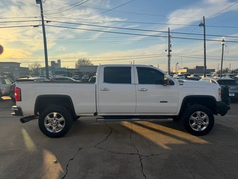 Used 2017 GMC Sierra 3500 SLT w/ Duramax Plus Package AWD/4WD image 6
