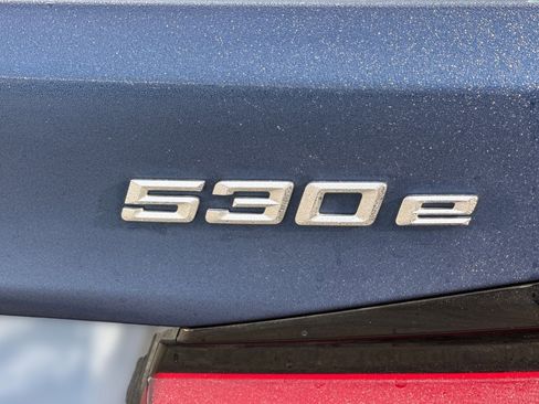 Used 2023 BMW 530e w/ Premium Package image 14