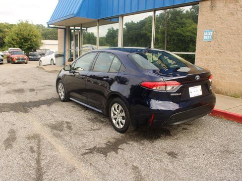 Used 2023 Toyota Corolla LE FWD image 4