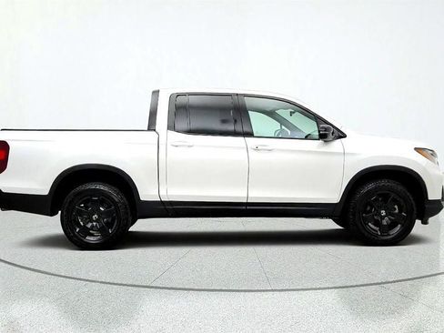 Used 2025 Honda Ridgeline Black Edition image 4