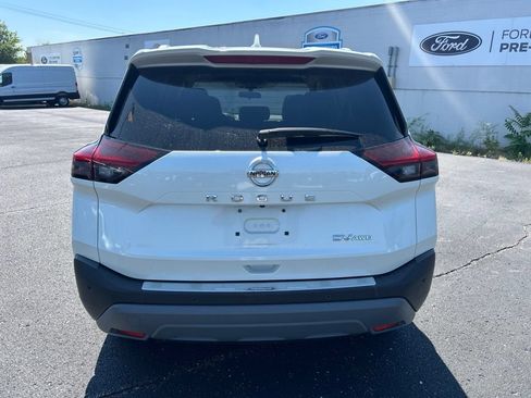 Used 2021 Nissan Rogue SV w/ Premium Package AWD/4WD image 6