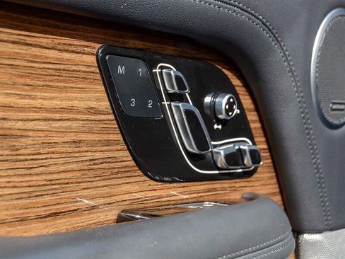 Used 2019 Land Rover Range Rover HSE image 28