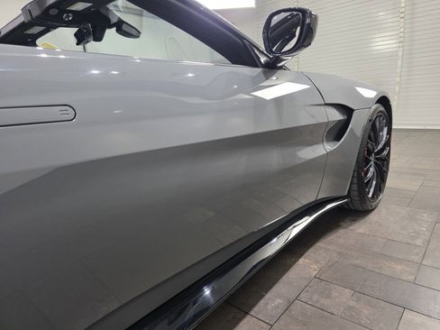 Used 2023 Aston Martin V8 Vantage Roadster RWD image 9