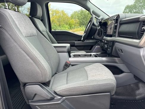 Used 2024 Ford F250 XLT w/ Black Appearance Package AWD/4WD image 15