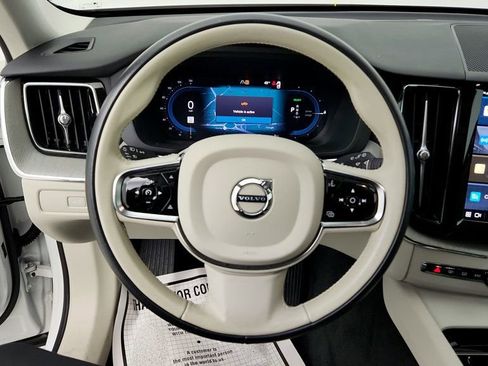 Used 2024 Volvo XC60 T8 Plus image 13