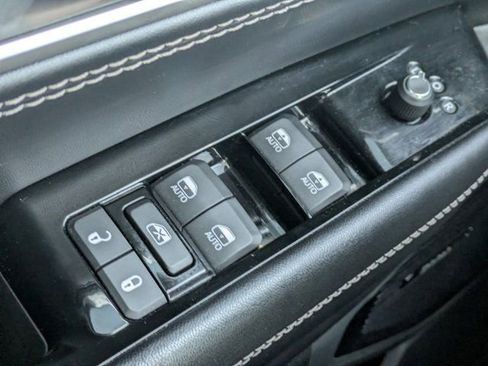 Used 2022 Jeep Wagoneer Series III w/ Premium Group I image 21