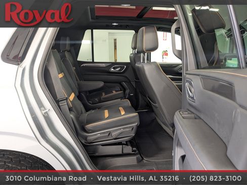 Used 2023 GMC Yukon AT4 w/ Technology Package AWD/4WD image 10