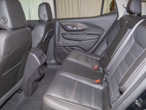 Used 2024 GMC Terrain Denali w/ Denali Premium Package AWD/4WD image 9
