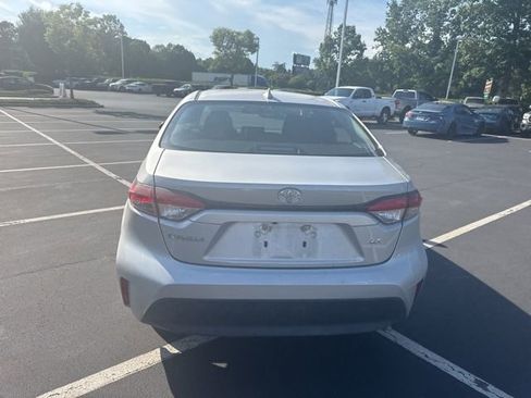 Used 2023 Toyota Corolla LE FWD image 5