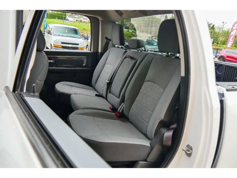 Used 2023 RAM 1500 Classic SLT w/ Protection Group AWD/4WD image 17