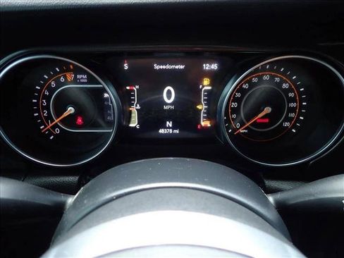Used 2022 Jeep Wrangler Unlimited Sahara AWD/4WD image 24