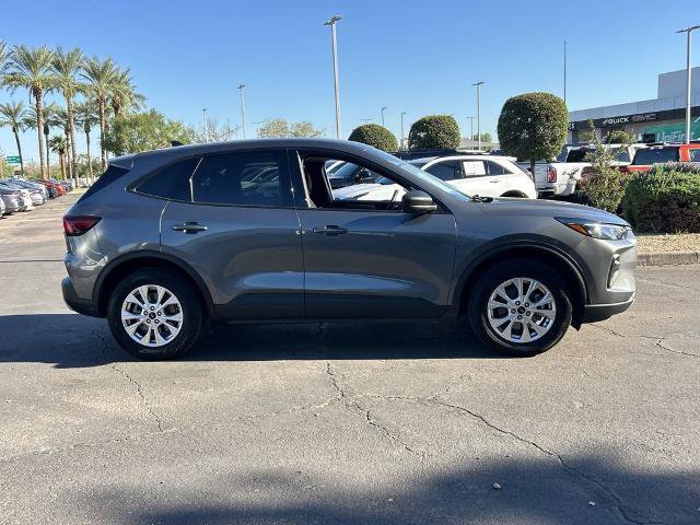 Used 2025 Ford Escape Active AWD/4WD image 2