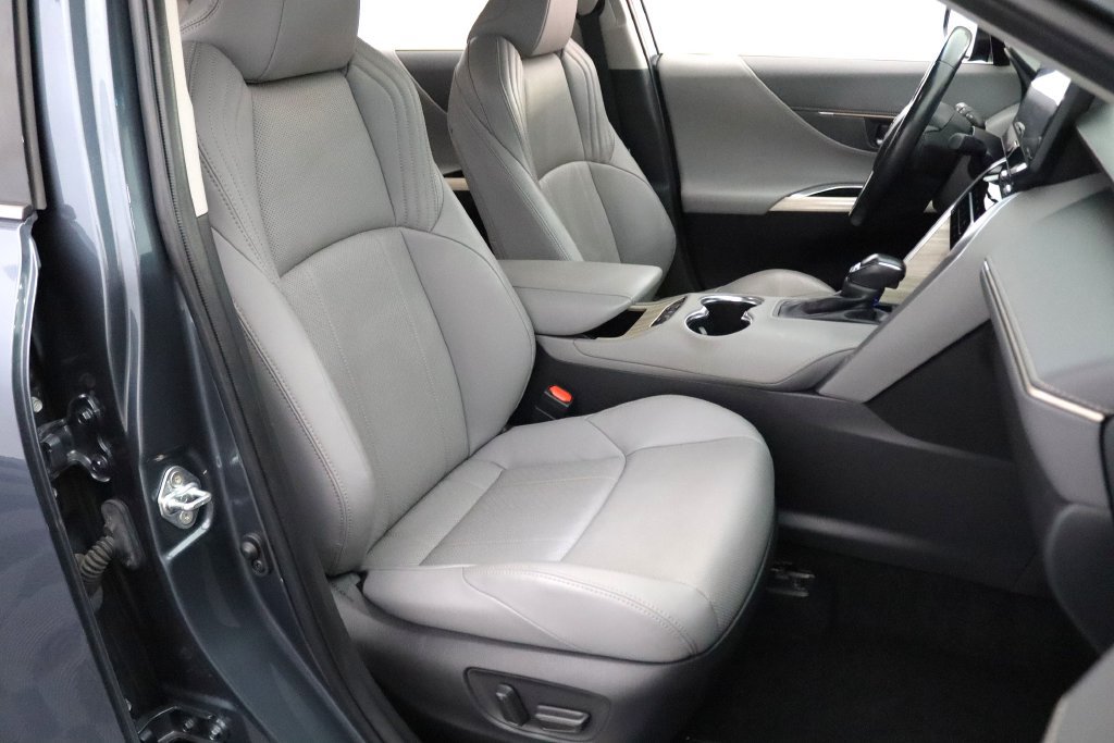 Used 2022 Toyota Venza Limited AWD/4WD image 18