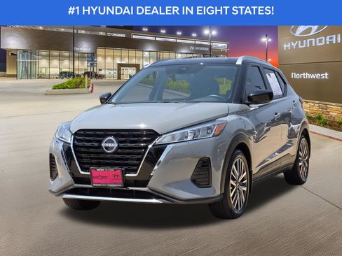 Used 2023 Nissan Kicks SV FWD image 2