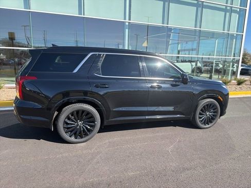 Used 2024 Hyundai Palisade Calligraphy image 11