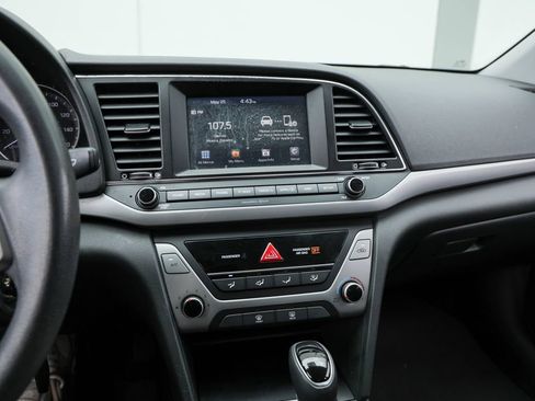Used 2018 Hyundai Elantra SEL FWD image 8