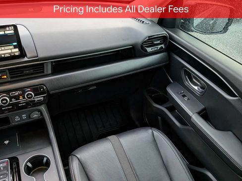 Used 2025 Honda Pilot EX-L image 17