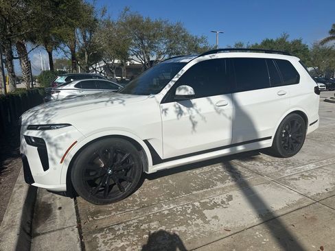 Certified 2024 BMW X7 xDrive40i w/ M Sport Package image 2