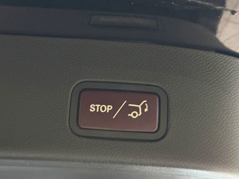 Used 2014 Mercedes-Benz GL 450 4MATIC w/ Lane Tracking Package image 21