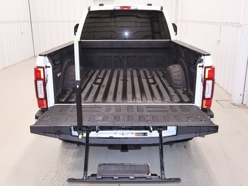 Certified 2022 Ford F250 Lariat w/ Lariat Ultimate Package image 42