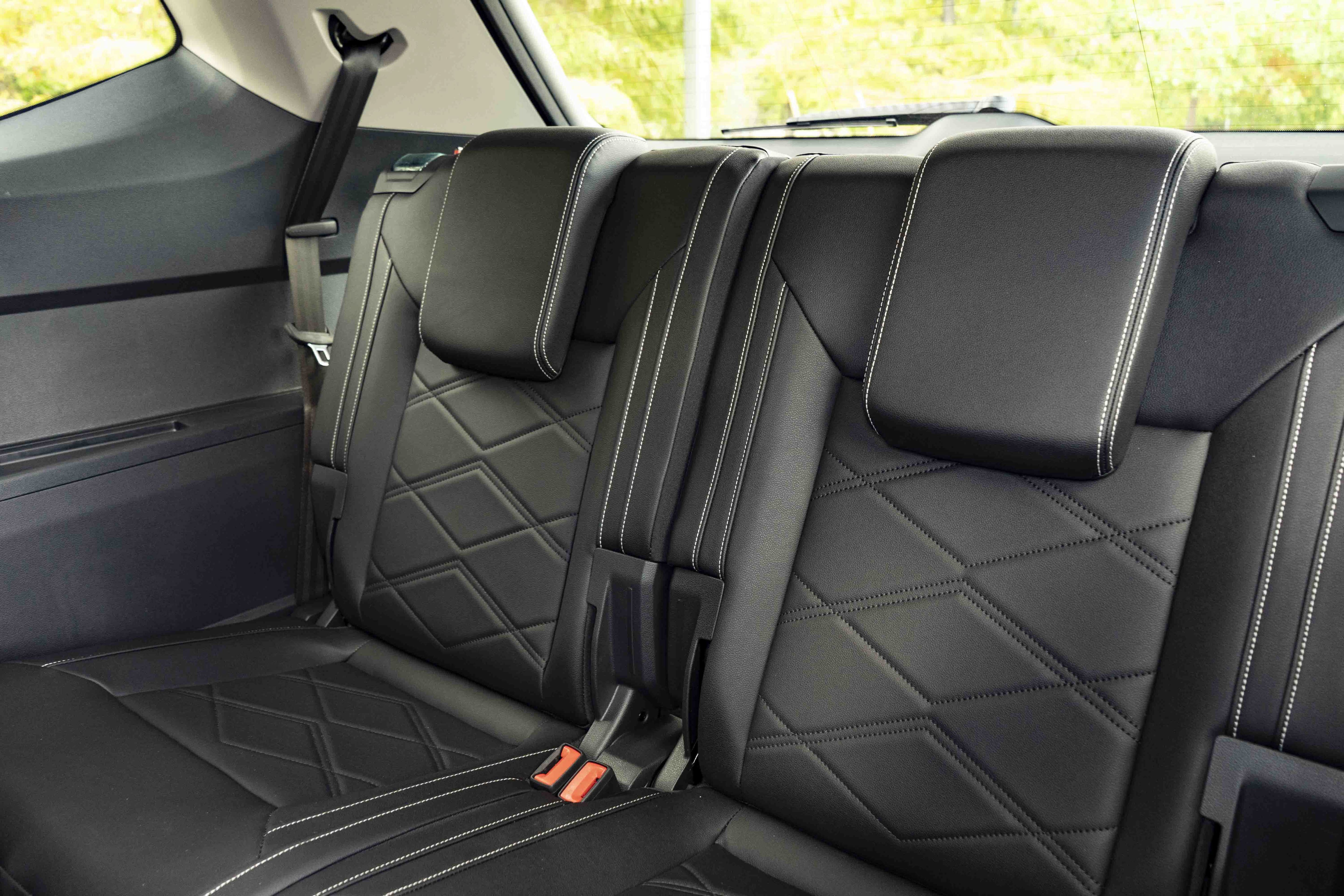 Certified 2026 Volkswagen Atlas SE FWD image 18