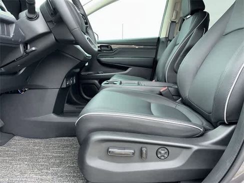 Certified 2026 Honda Odyssey Touring image 25