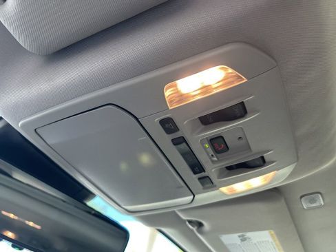 Used 2024 Toyota Highlander XLE image 43