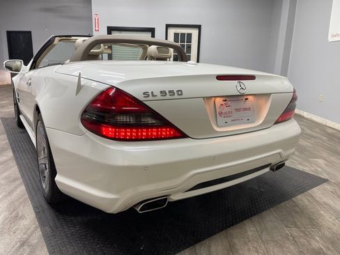 Used 2011 Mercedes-Benz SL 550 550 image 12