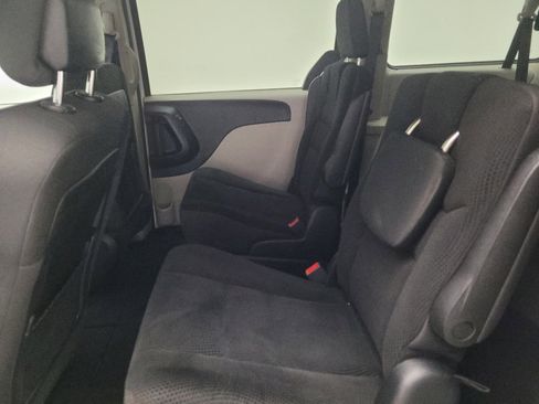 Used 2019 Dodge Grand Caravan SE w/ UConnect Hands-Free Group FWD image 18